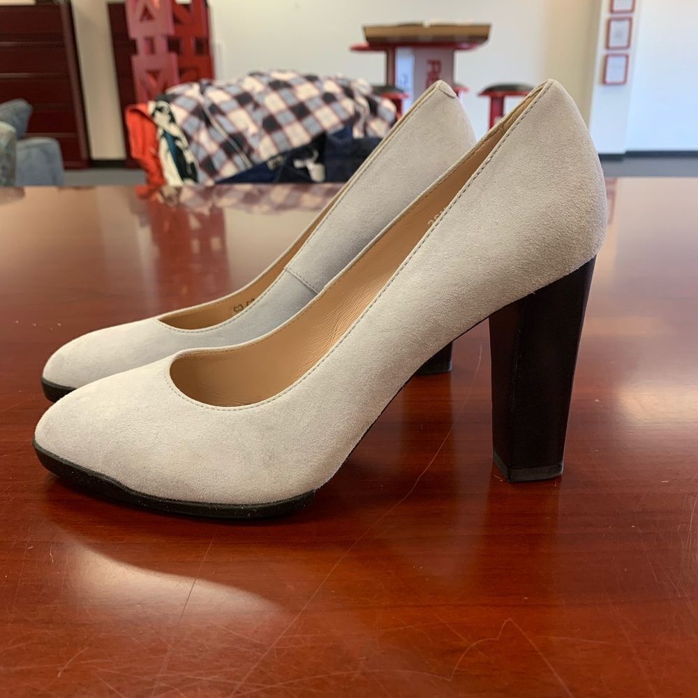 Tod’s Light Gray Wooden Heel Pumps 6-1/2 NWOT Old Money
